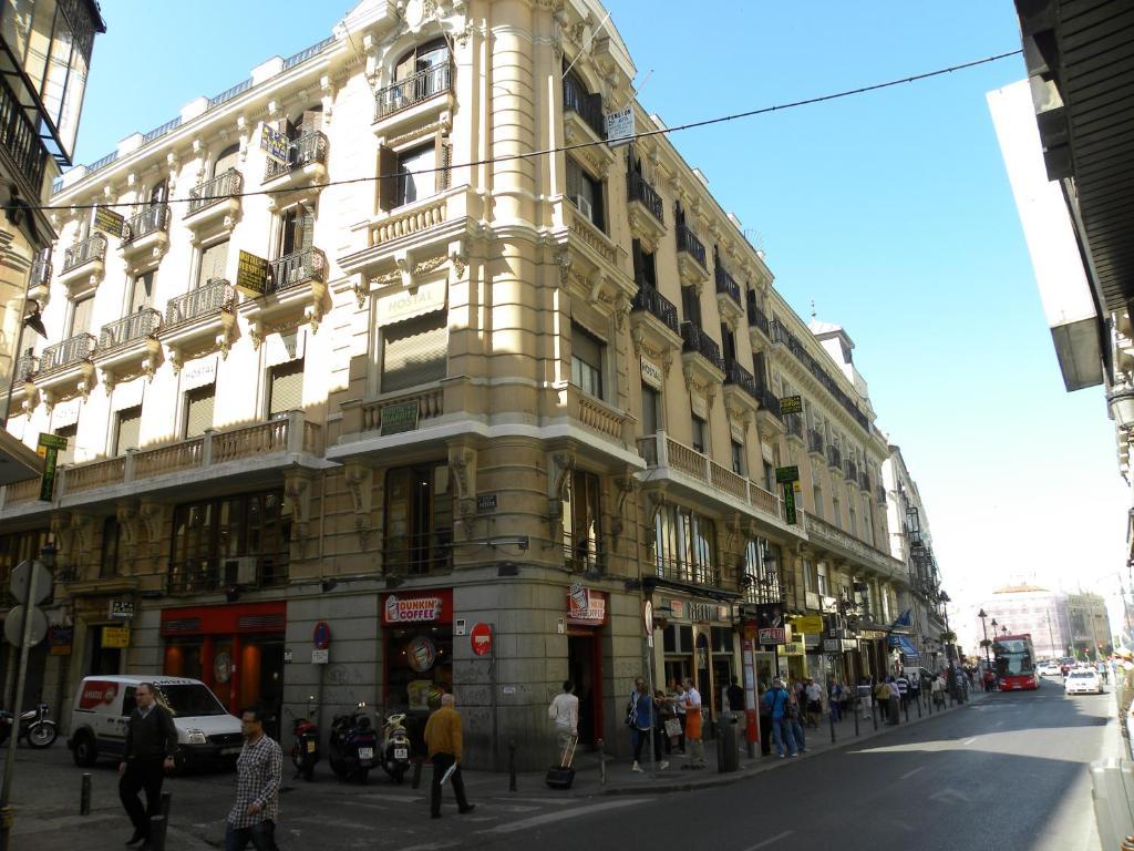 Hostal Biarritz Madrid Luaran gambar