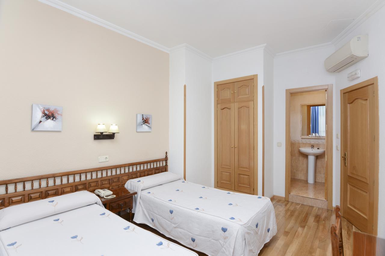 Hostal Biarritz Madrid Luaran gambar
