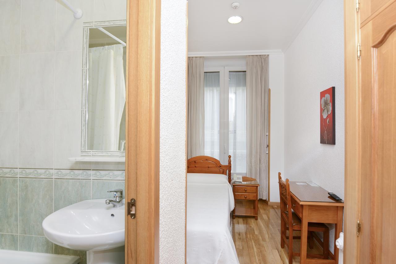 Hostal Biarritz Madrid Luaran gambar