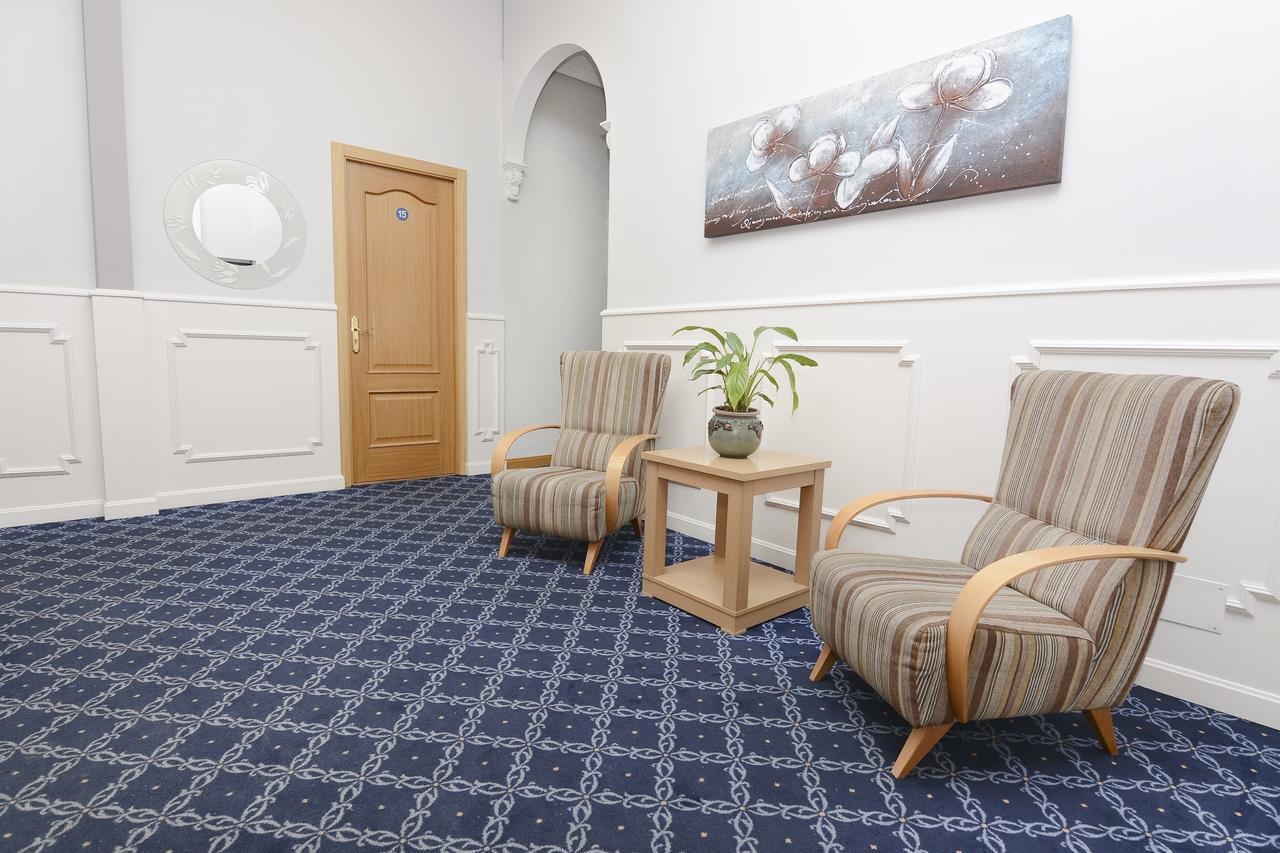 Hostal Biarritz Madrid Luaran gambar